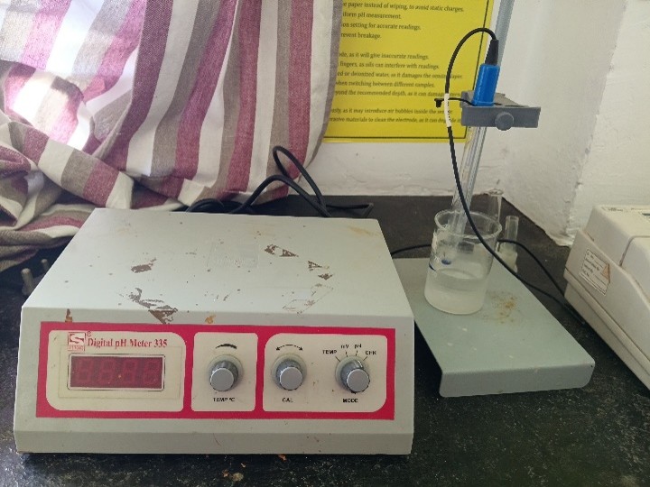 Digital pH Meter with Electrode